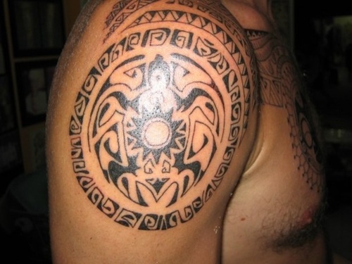 Man Right Shoulder Polynesian Turtle Tattoo