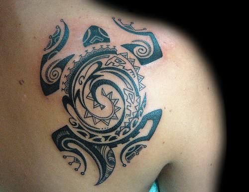 Man With Polynesian Turtle Tattoo On Right Back Shoulder