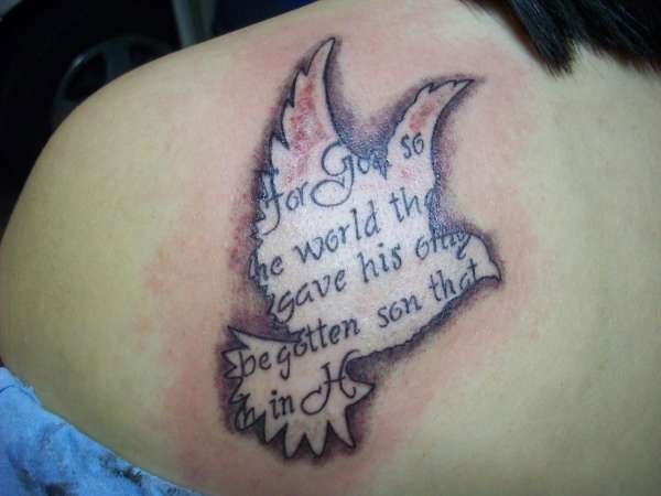 Nice Dove Tattoo On Left Back Shoulder