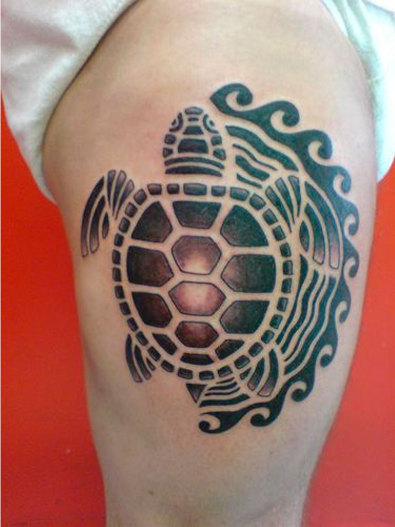Nice Grey And Black Turtle Tattoo On Right Thigh