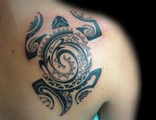Right Back Shoulder Tribal Turtle Tattoo Idea