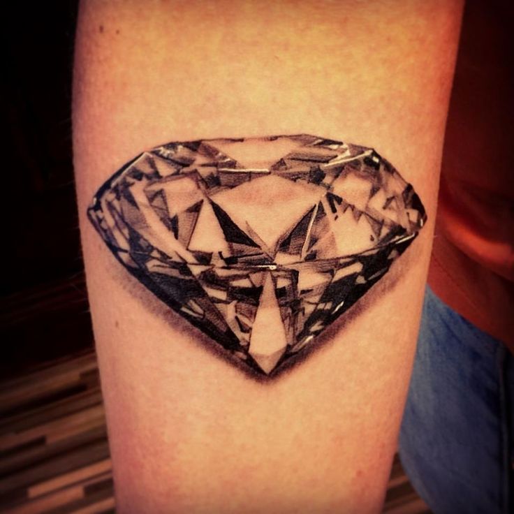 3d Diamond Tattoo On Leg