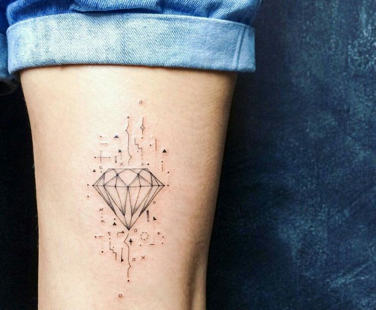 Amazing Diamond Tattoo On Thigh