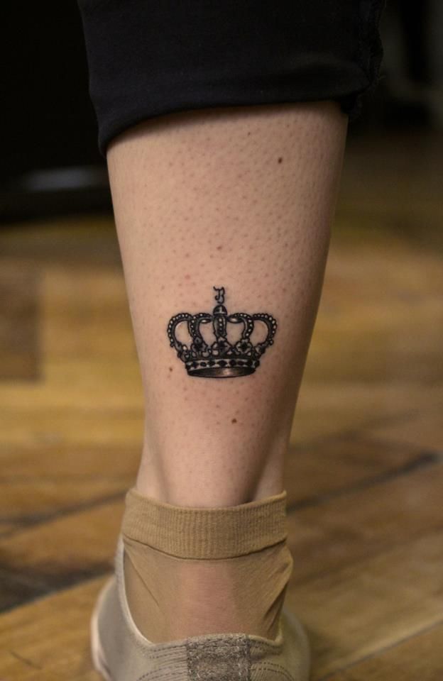 Beautiful Crown Tattoo On Leg Calf