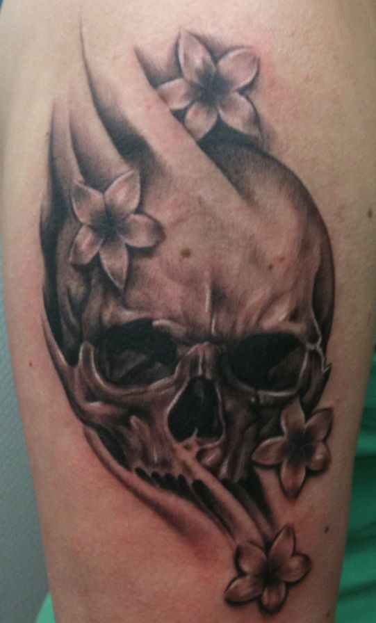 Flowers And Skull Tattoo Design