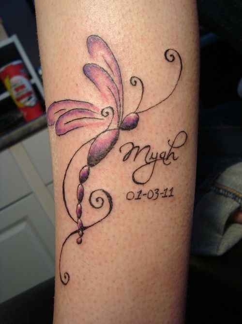 Memorable Dragonfly Tattoo Design On Leg