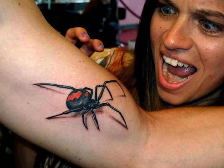 Awesome 3d Crab Tattoo On Muscle