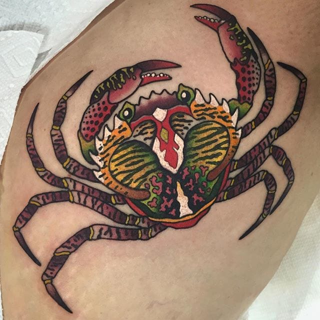 Cool Crab Tattoo On thigh