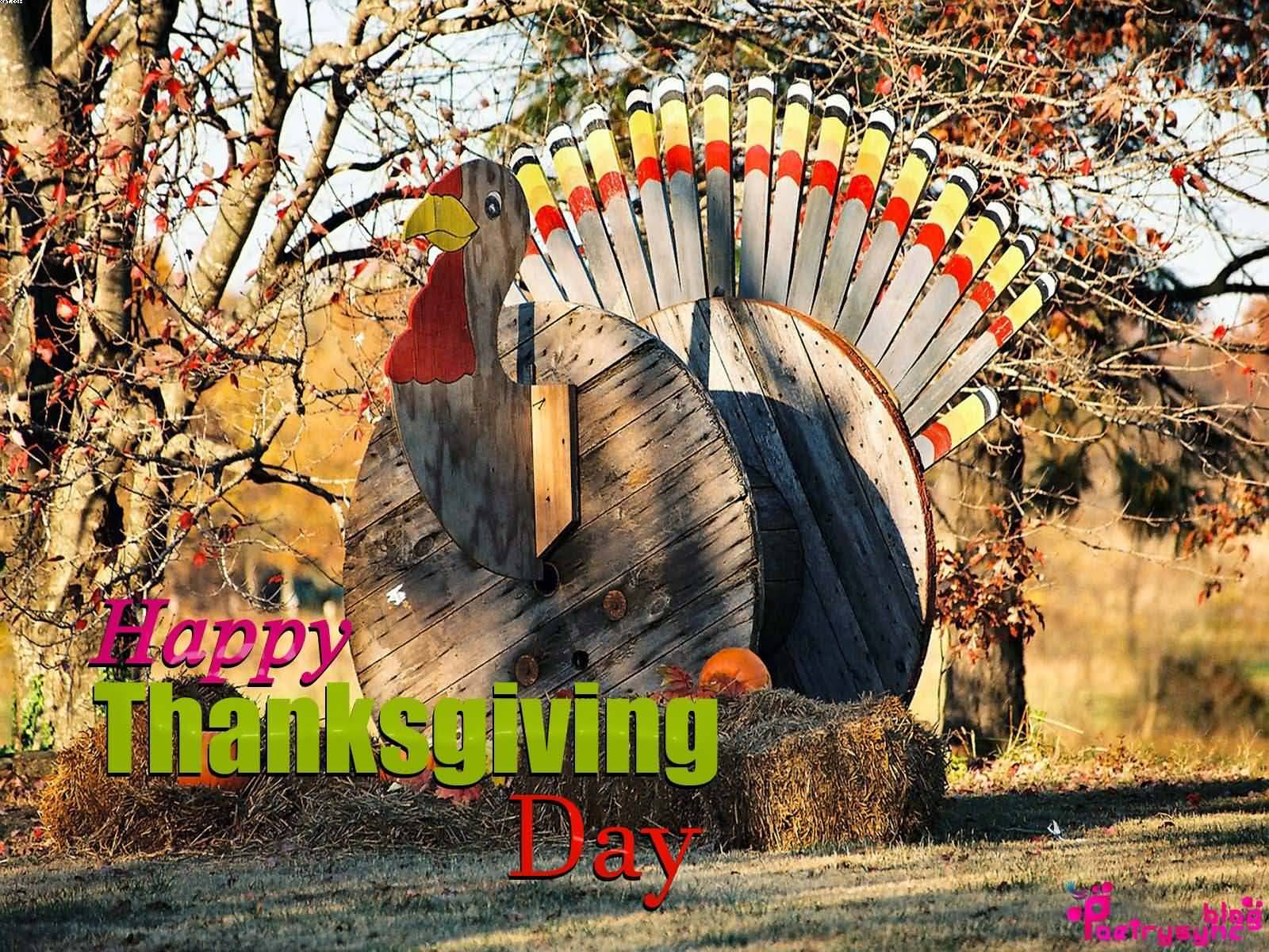 Happy Thanksgiving day wooden turkey picture
