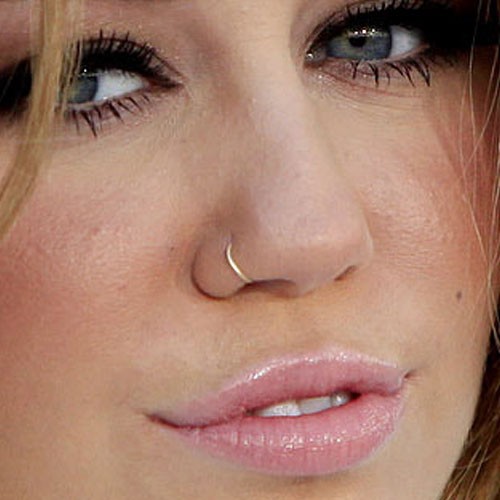Miley Curus Have Nostril Piercing With Gold Nose Ring