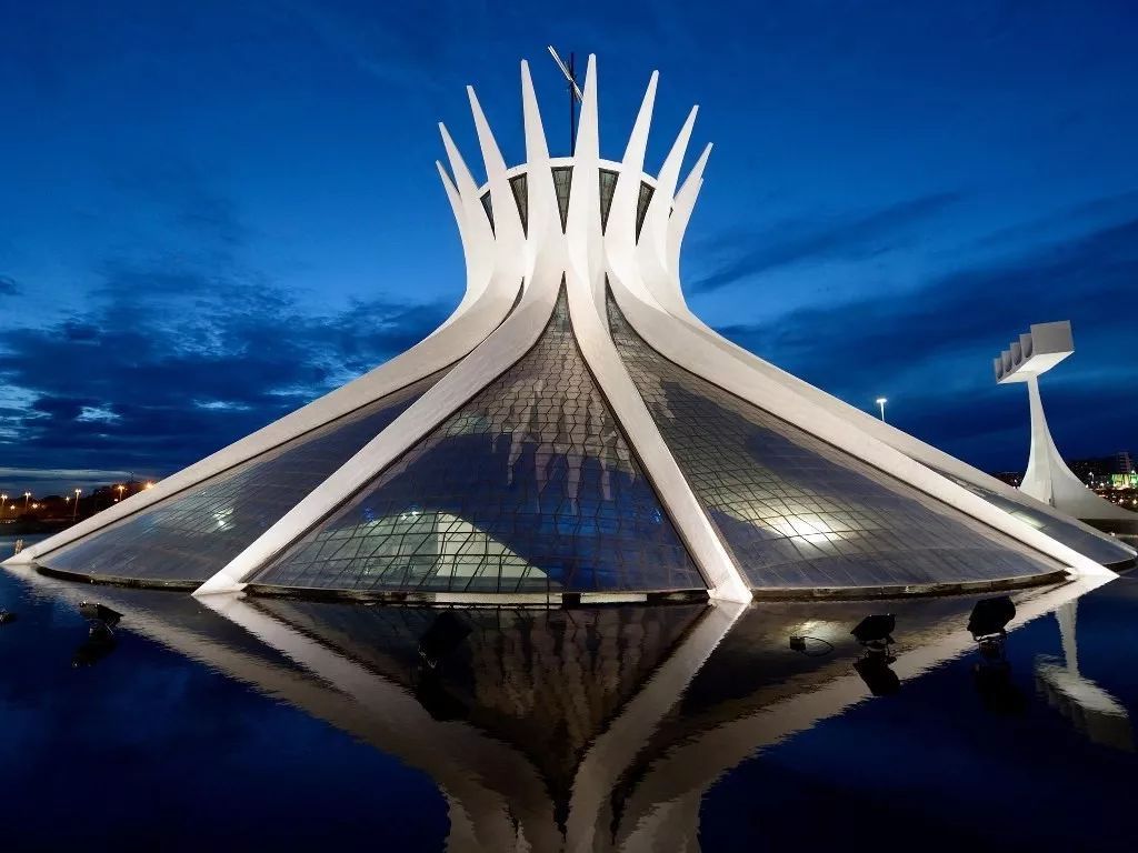 Cathedral of Brasília Looks Amazing With Night Lights