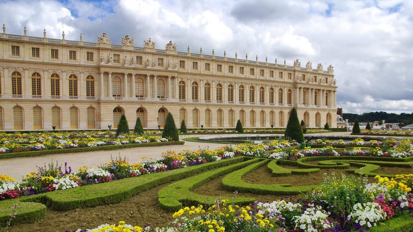 Garden And Palace of Versailles