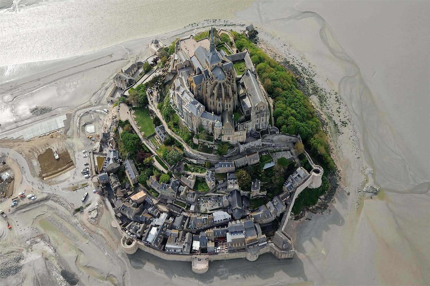 Adorable Aerial view of the Mont Saint-Michel