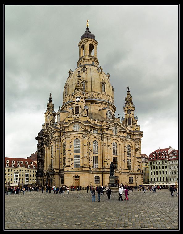 Dresden Frauenkirche view with black clouds