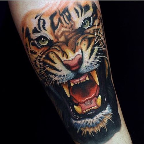 Roaring Tiger Head Tattoo Design
