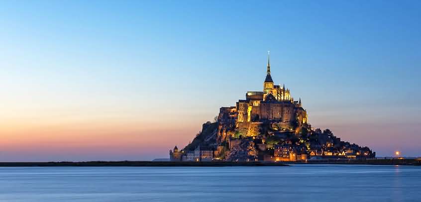 Stunning view of the Mont Saint-Michel at dusk