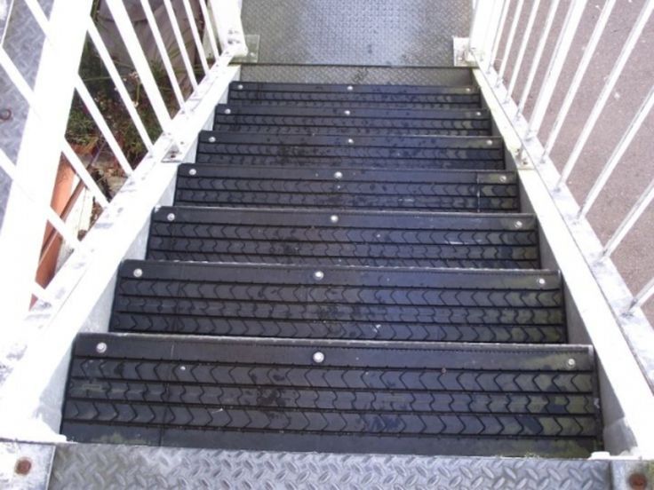 Style Your Stairs By Using Your Old Tires