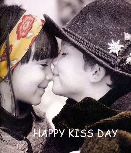 Happy Kiss Day children kissing picture