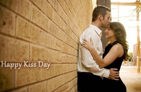 Happy Kiss Day girlfriend boyfriend picture