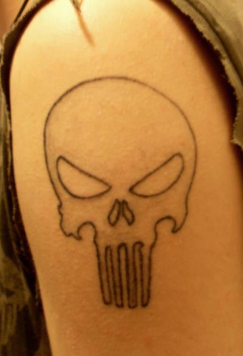 Black outlined punisher skull tattoo on left upper sleeve for men