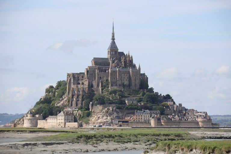 amazing picture of the mont st. michel in france