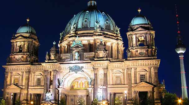 berlin cathedral by night