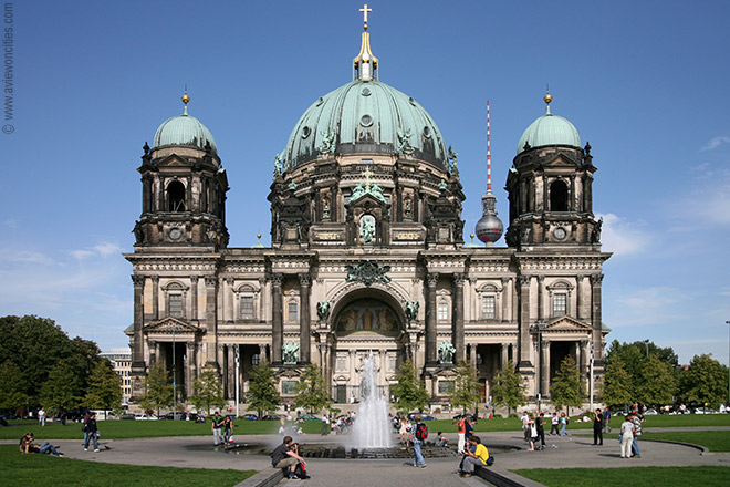 berlin cathedral front facade