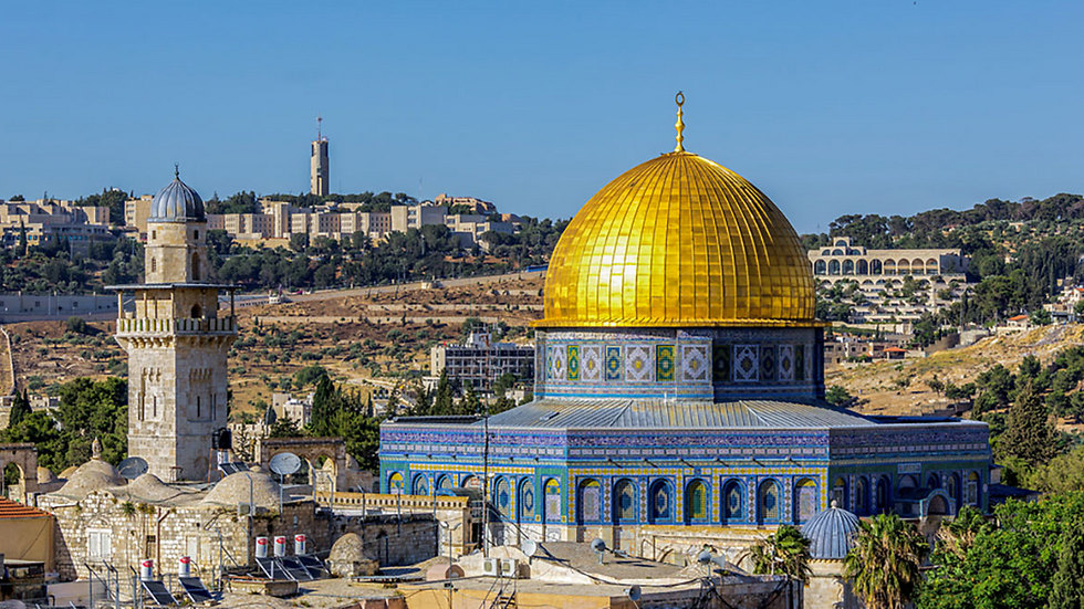 golden dome of al aqsa mosque looks amazing
