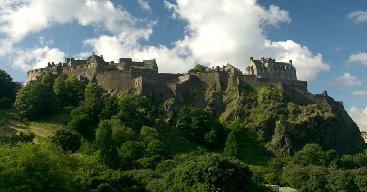 the Edinburgh Castle far view