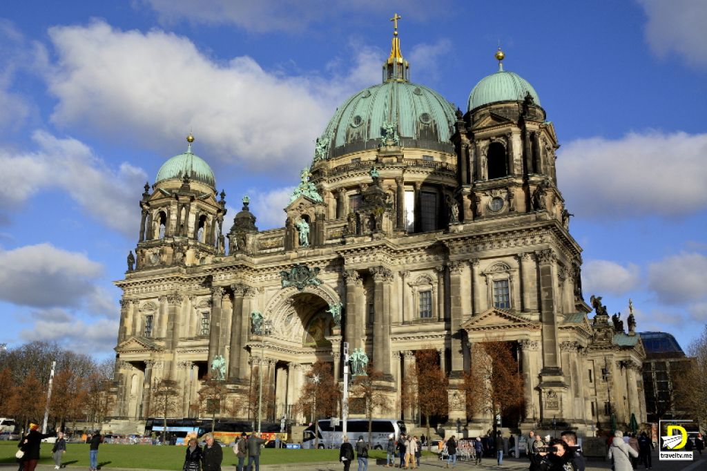 the berlin cathedral view with cloudy sky
