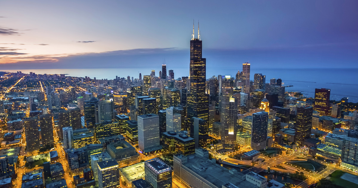 willis tower view during twilight