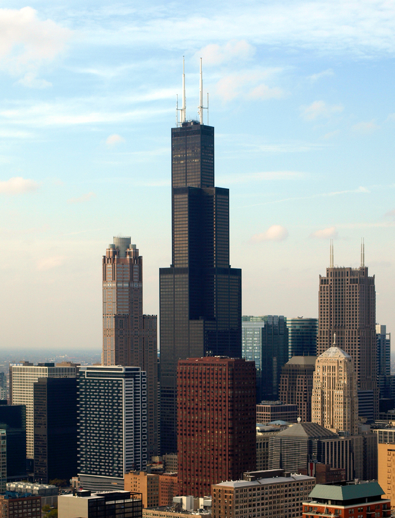 willis tower with other buildings in chicago
