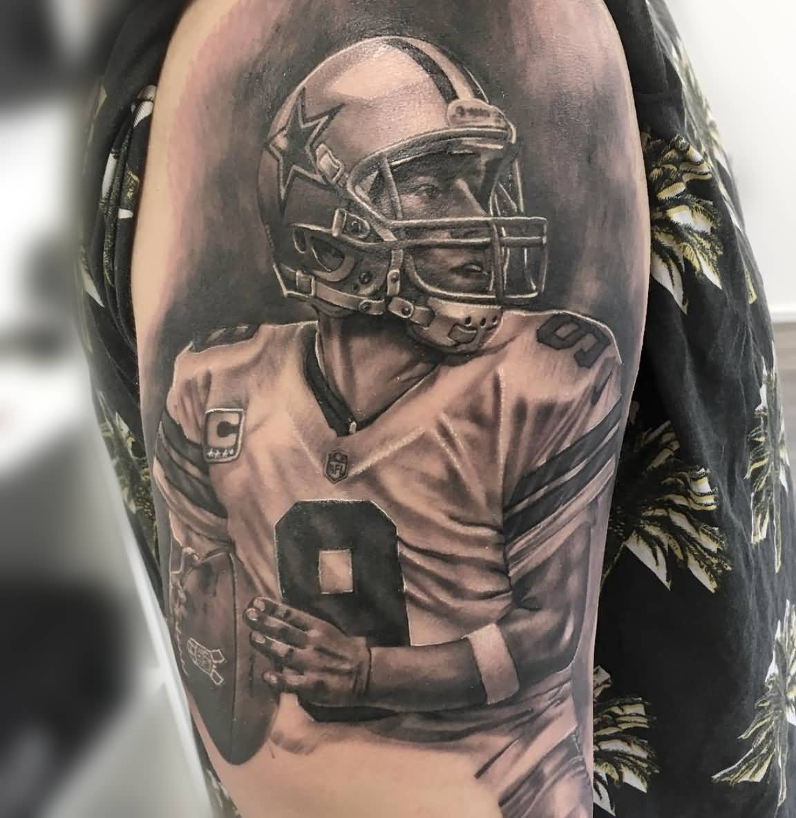 Amazing Black & White American football tattoo by Luis