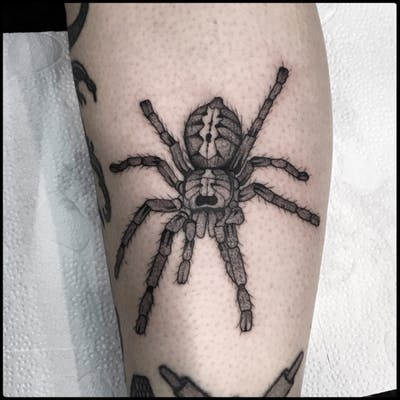 Grey Geometric Tarantula Tattoo On Leg